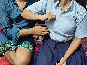 देसी कॉलेज गर्ल ने अपने बॉयफ्रेंड के साथ किया सेक्स